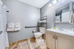 Dog friendly motel with kitchens and kitchenettes and WiFi walk to the beach