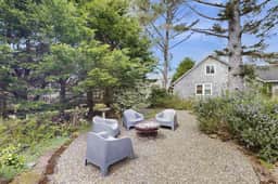 Spacious Family and Dog Friendly Home with New Private Hot Tub and Smart TVs