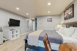 Inviting Room Blocks From the Beach and Downtown Dogs Welcome