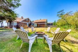 Lakefront home with furnished deck firepit and amazing views walk to the beach - Image 2