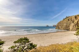 Charming Oceanfront Getaway with Gorgeous Water Views and Easy Beach Access