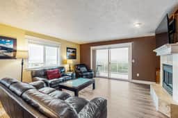 Luxurious Oceanfront House with Ocean Views and Beach Access Dogs OK
