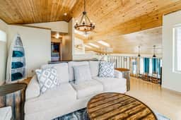 Luxury Dog Friendly Home with Ocean Views Gas Fireplace Jetted Tub Deck