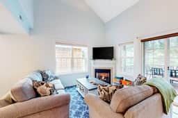 Creekside Home 5 Blocks from the Beach with Fireplace Deck Firepit Fast WiFi
