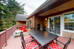 Creekside Home 5 Blocks from the Beach with Fireplace Deck Firepit Fast WiFi - Image 2
