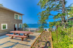 Spacious ocean view home with wood fireplace grill and deck dog friendly - Image 4
