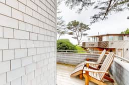 Dog friendly home with wetlands view deck fireplace outdoor shower - Image 3