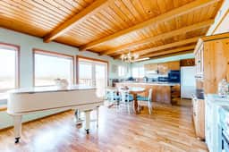 Oceanfront dog friendly home with washer dryer and fireplace