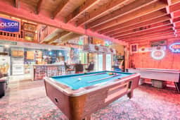 Incredibly Unique Bar Inspired Home with Private Hot Tub and near the Beach Dogs OK