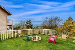 Lovely Coastal Condo with Ocean Views Walk to Beach Dogs OK