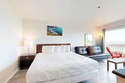 Upper Level Studio with Balcony Dog Friendly and Great Ocean Views