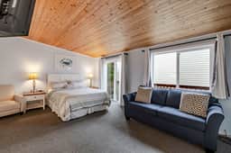 Ocean View Home with Rec Room Rock Wall and Private Hot Tub A Block From Beach - Image 4