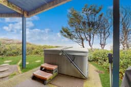 Dog friendly oceanfront home with private hot tub sauna and incredible view - Image 2