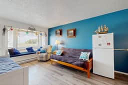 Dog friendly oceanfront condo with beach access and Proposal Rock view