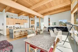 New home with unparalleled ocean views and private hot tub dogs welcome - Image 4