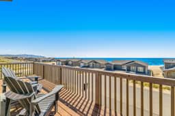 Dog Friendly House with Ocean Views Hot Tub Arcade Machine and Easy Beach Access - Image 4