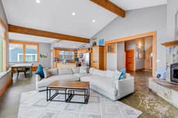 Gorgeous oceanfront home with incredible views of Haystack Rock dog friendly