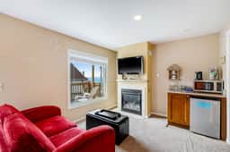 Dog Friendly Cabin near the Beach with Deck Gas Fireplace Kitchenette Free WiFi