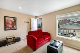 Dog Friendly Cabin near the Beach with Deck Gas Fireplace Kitchenette Free WiFi