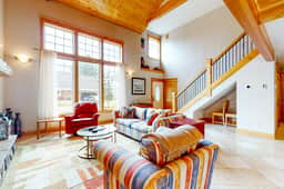 Oasis on the coast with easy beach access and woodstove