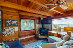 Dog friendly cabin with ocean view fast WiFi fireplace and washer dryer