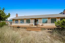 Oceanfront dog friendly home with sunny deck ocean view and washer dryer