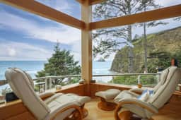 *New Listing* Breathtaking Views of Endless Ocean