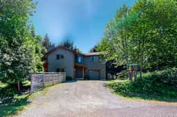 Friendly Home with Private Hot Tub High Speed WiFi and Wood Burning Fireplace