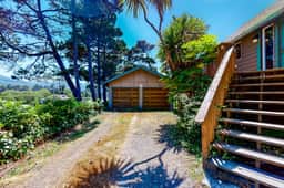 Home near the ocean with beach access washer dryer decks two dogs welcome