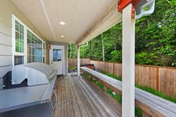 Dog friendly home with enclosed yard game room private hot tub near the beach - Image 4