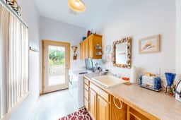 Comfy beach home with ocean views free WiFi private washer dryer and deck