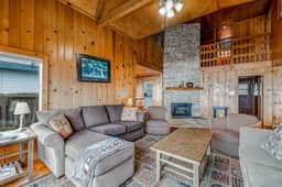 Coastal gem with ocean views easy walk to beach and WiFi