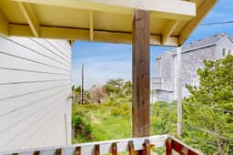 Welcoming Studio with Ocean View and Nearby Beach Access Dogs OK