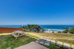 Dog-Friendly Group Stays Near Lincoln City Beach