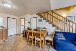 Charming house with tranquil setting near the beach
