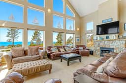 Ocean and Mountain View Home with Private Hot Tub Pool Table Deck Fast WiFi