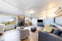 Quaint oceanfront hideaway with open layout fireplace central AC and gas grill