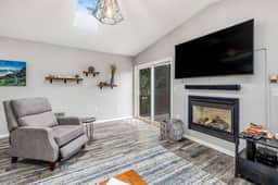 Home with gas fireplace washer dryer and 2 outdoor spaces walk to beach
