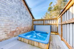 Modern dog friendly house with private hot tub gas fireplace and free WiFi