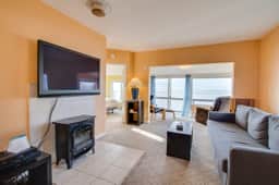 Bright Oceanfront Home with Stunning Pacific and Bay Views Near Town