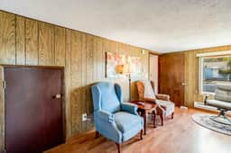 Dog friendly home with water views washer dryer and fireplace close to beaches