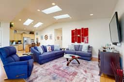 Beachside home with firepit media room walk 2 minutes to beach access