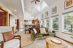 Beautiful lake view home with hot tub kayaks and bike two blocks to beach