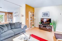 Dog friendly home with deck grill firepit washer dryer and WiFi walk to beach