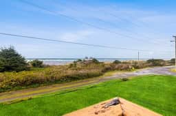 Dog Friendly Oceanfront House with Ocean Views Walk to Beach