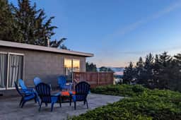 Spacious dog friendly home with ocean views full kitchen washer and dryer
