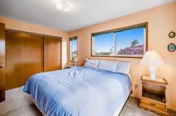 Dog friendly oceanview home one block to beach