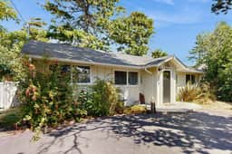 Dog Friendly Oregon Coast Getaway with Private Hot Tub - Image 5