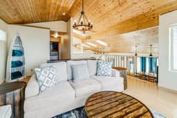 Luxury Dog Friendly Home with Ocean Views Gas Fireplace Jetted Tub Deck - Image 3