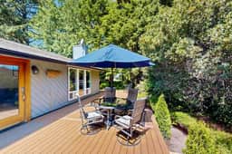 Cozy Depoe Bay retreat with ocean and beach access via trail - Image 5